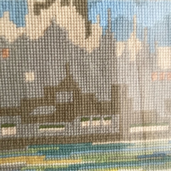 Vintage cross stitch city scene framed tapestry - Picture 8 of 16